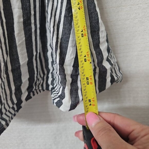 Womens Sz Small Old Navy Stripe Wrap Blouse Gray White V Neck Yk2 Peasant Beachy - Picture 9 of 10
